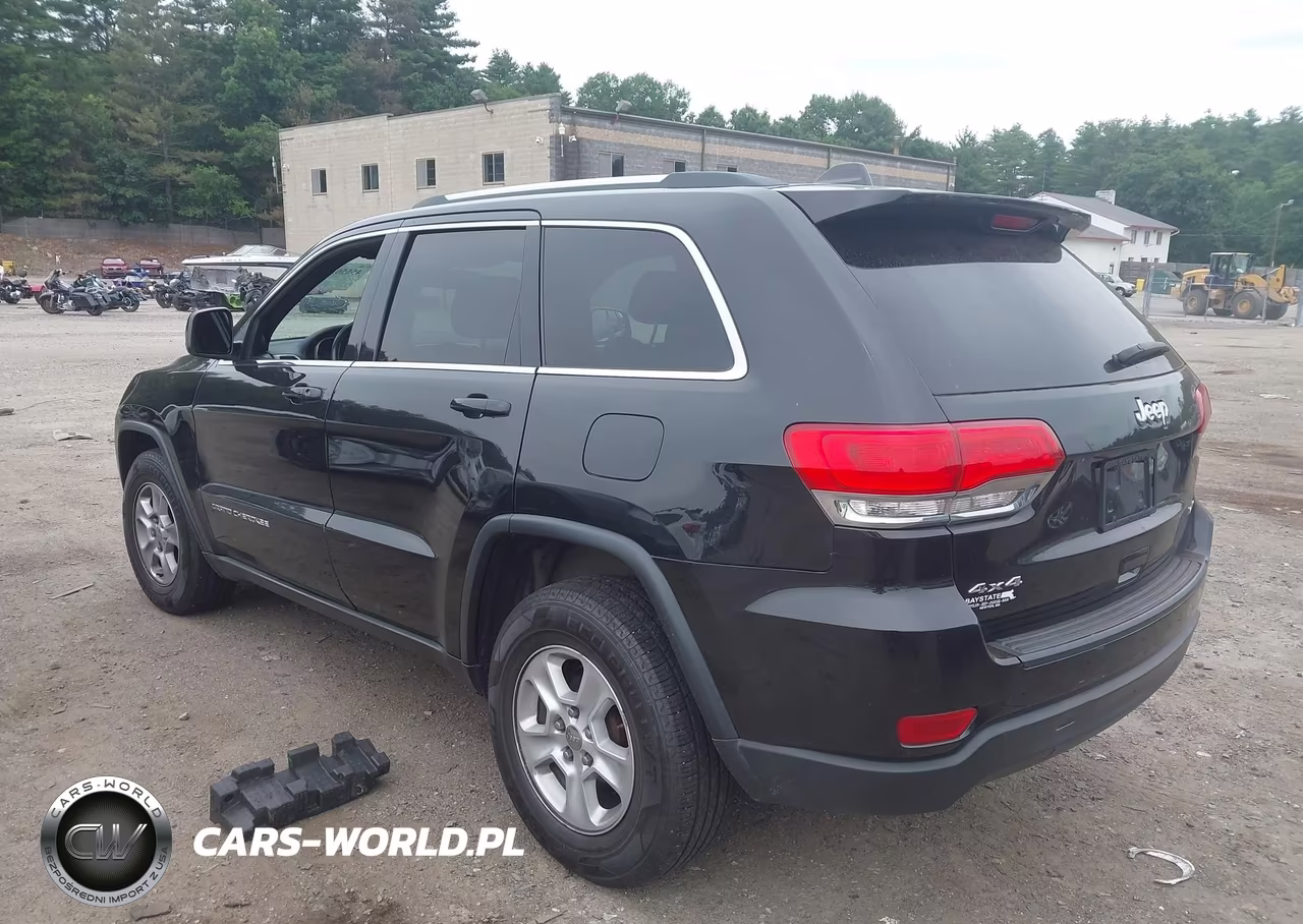 2015 Jeep Grand Cherokee Laredo VIN:1C4RJFAG2FC838623 - 3