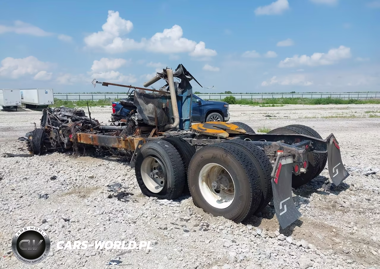 2007 Freightliner Conventional St120 VIN:1FUJBBCK27LV80182 - 3