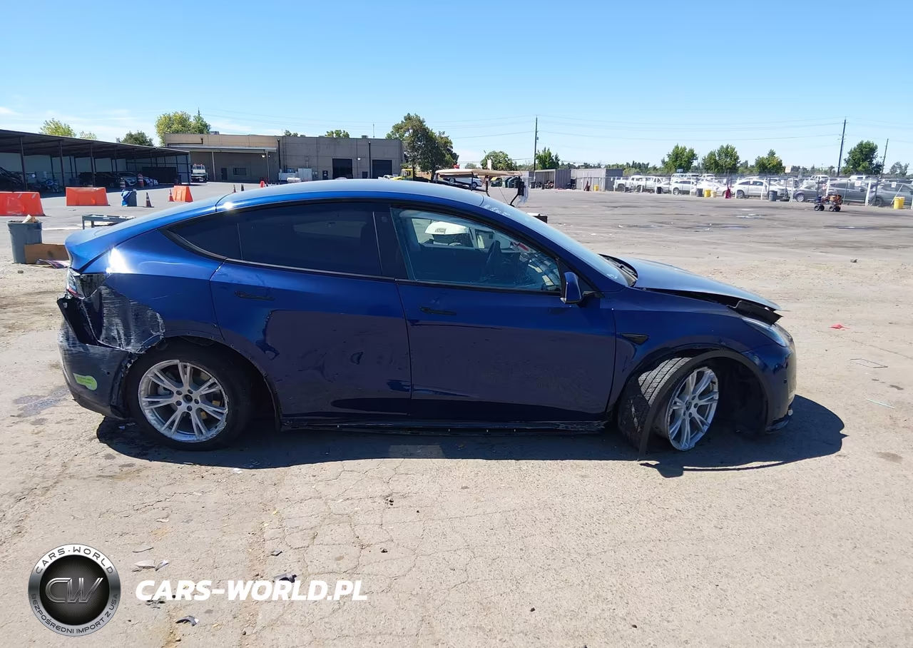 2022 Tesla Model Y Long Range Dual Motor All-Wheel Drive VIN:7SAYGAEE1NF382298 - 13