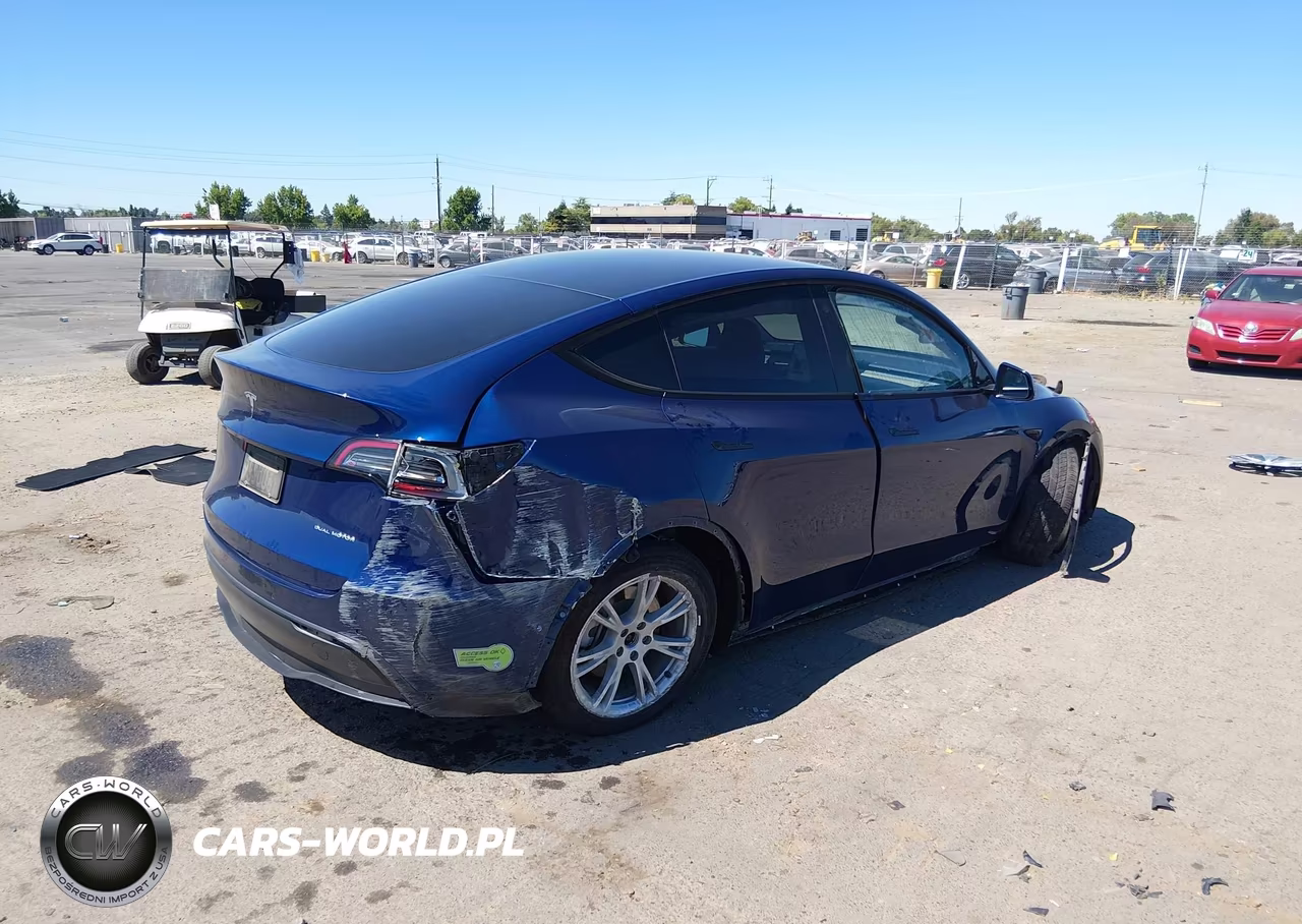 2022 Tesla Model Y Long Range Dual Motor All-Wheel Drive VIN:7SAYGAEE1NF382298 - 4