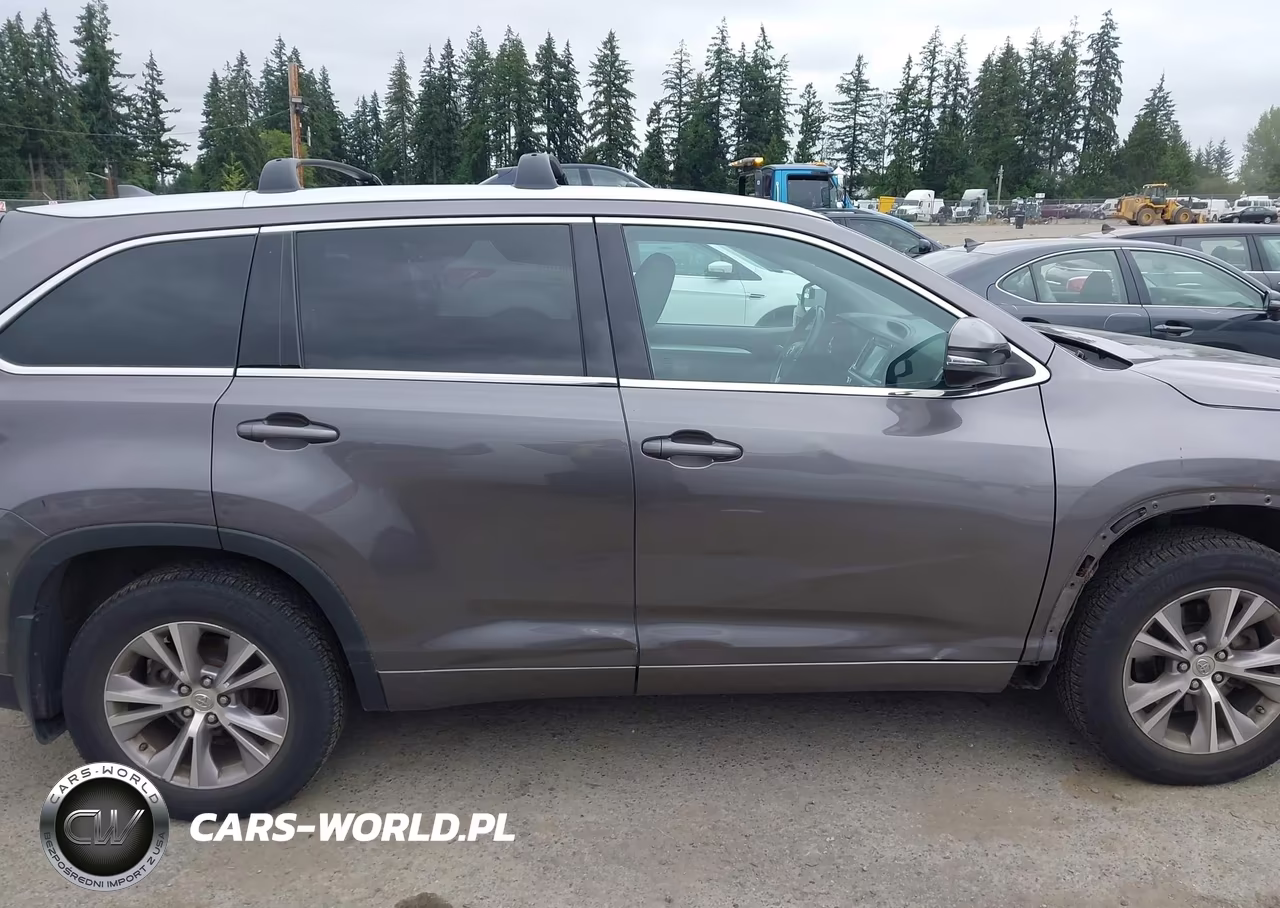 2015 Toyota Highlander Xle V6 VIN:5TDJKRFH5FS211734 - 14