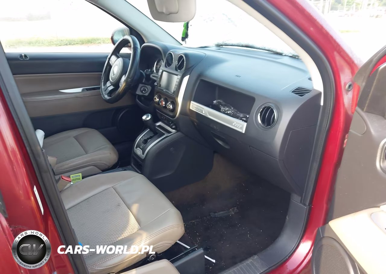 2014 Jeep Compass Latitude VIN:1C4NJDEB4ED623805 - 5