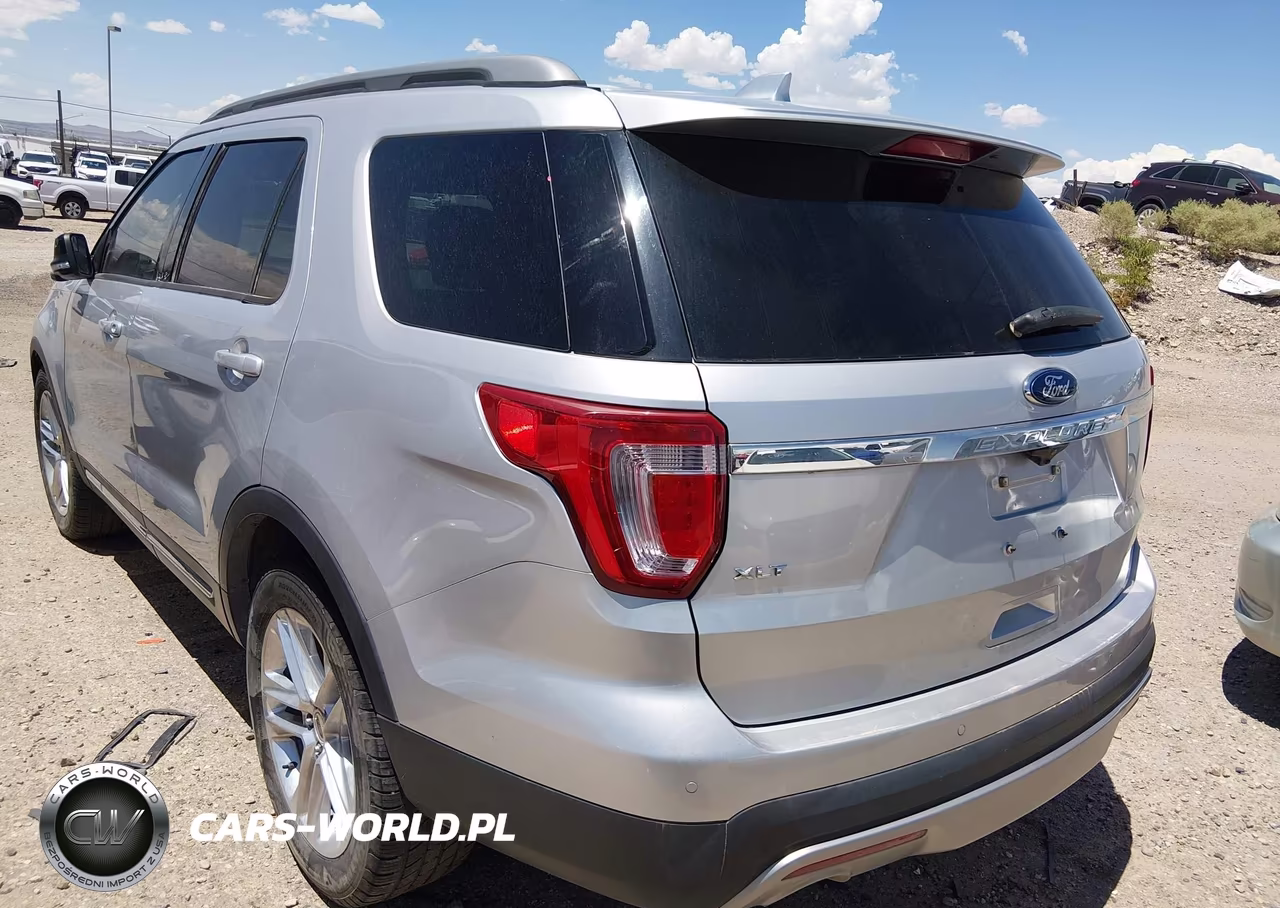2017 Ford Explorer Xlt VIN:1FM5K7D84HGD40047 - 3