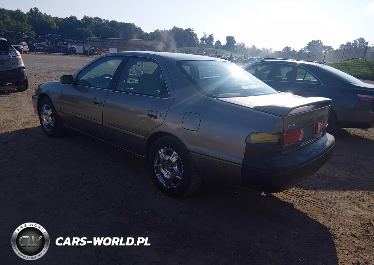 2001 Toyota Camry Le VIN:4T1BG22K61U061910 - 3