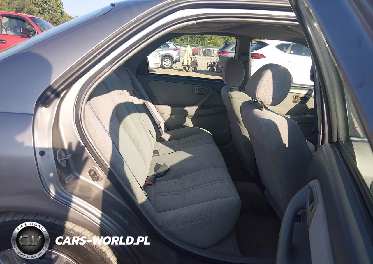 2001 Toyota Camry Le VIN:4T1BG22K61U061910 - 8