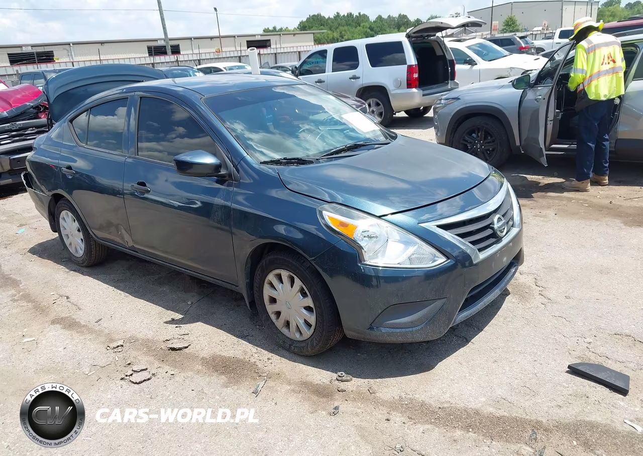 2016 Nissan Versa 1.6 S+