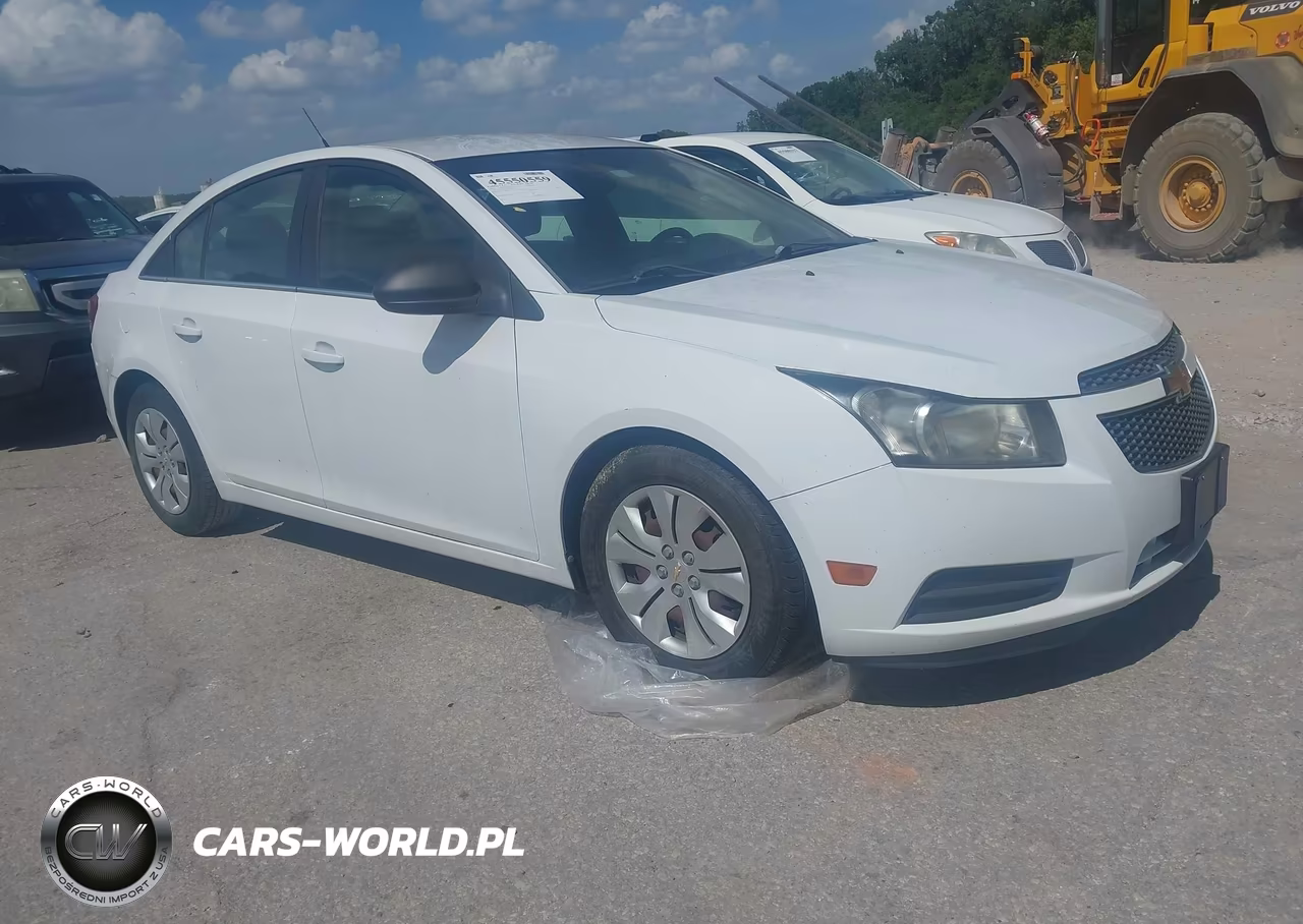 2012 Chevrolet Cruze Ls – zdjęcie 1 z 11