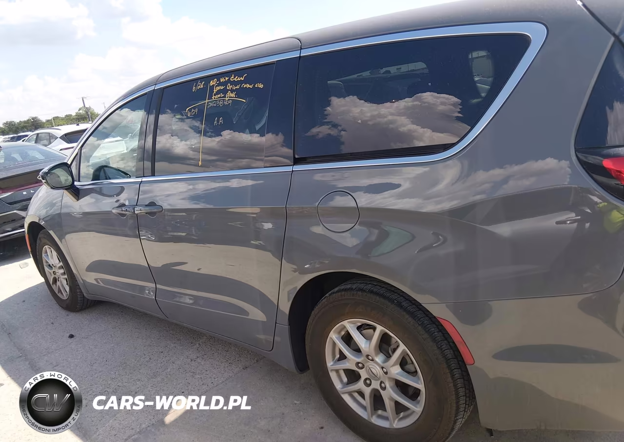2025 Chrysler Pacifica Select VIN:2C4RC1BG9SR530698 - 14