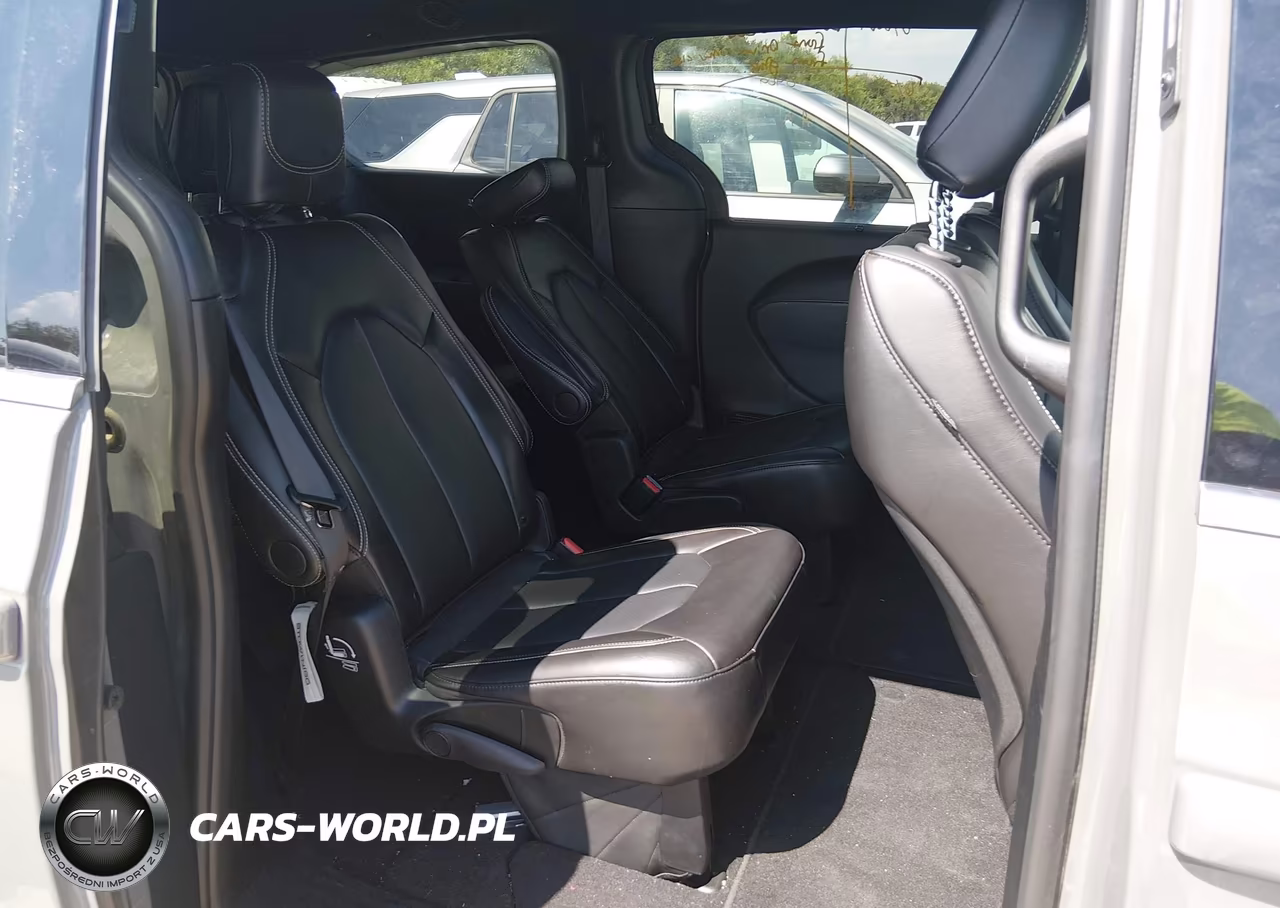 2025 Chrysler Pacifica Select VIN:2C4RC1BG9SR530698 - 8