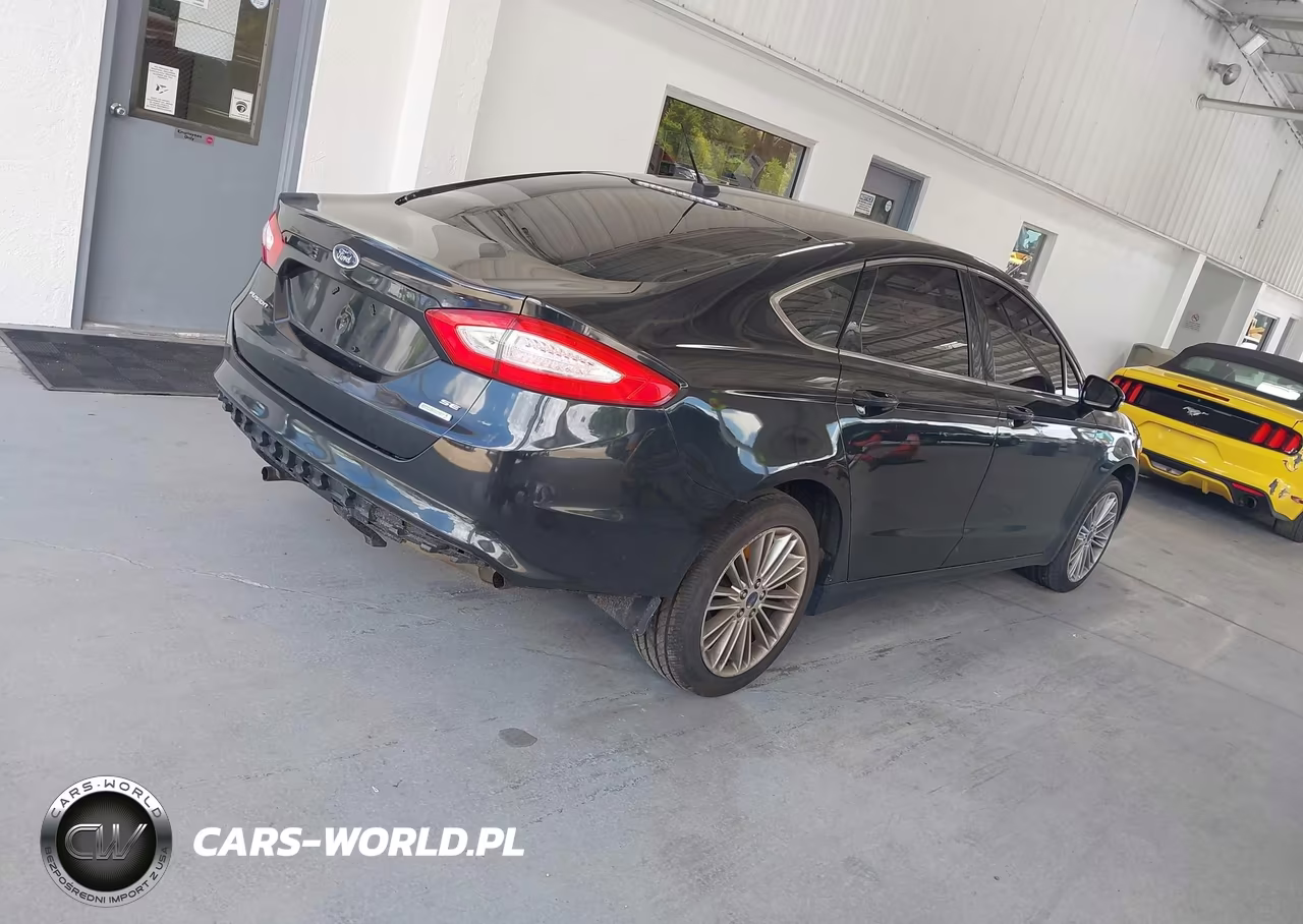 2014 Ford Fusion Se VIN:3FA6P0H92ER186596 - 4