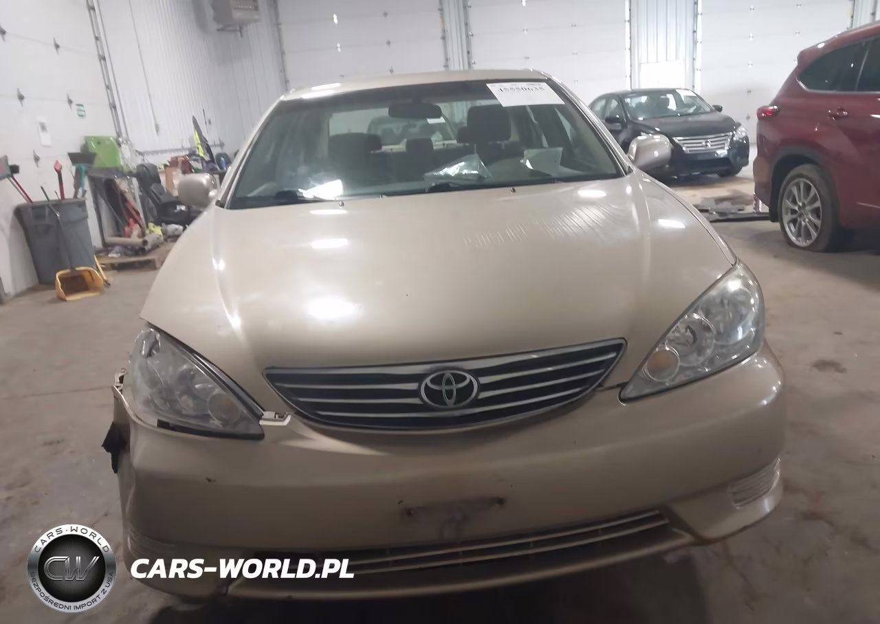 2005 Toyota Camry Le VIN:4T1BE30K15U627377 - 12