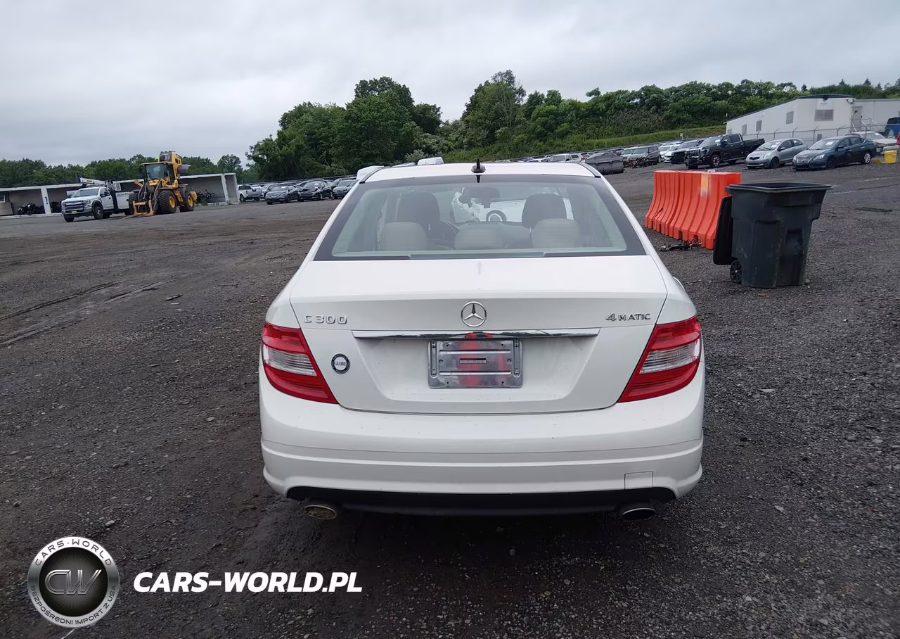 2010 Mercedes-Benz C 300 Sport 4Matic VIN:WDDGF8BB6AR093071 - 17