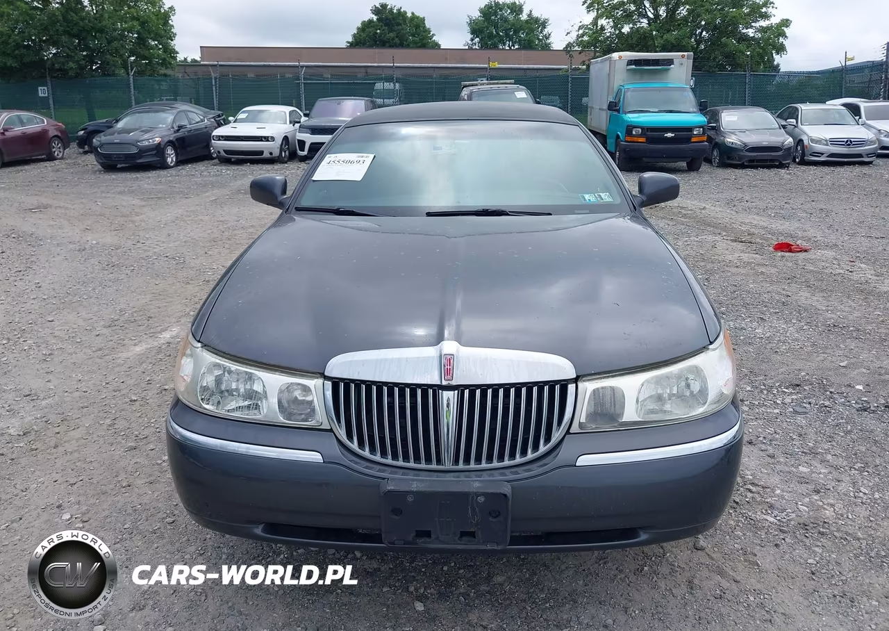 2000 Lincoln Town Car Signature VIN:1L1FM81W7YY761599 - 6