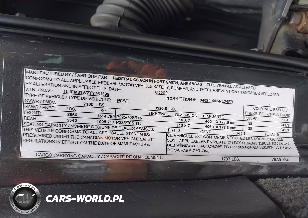 2000 Lincoln Town Car Signature VIN:1L1FM81W7YY761599 - 9