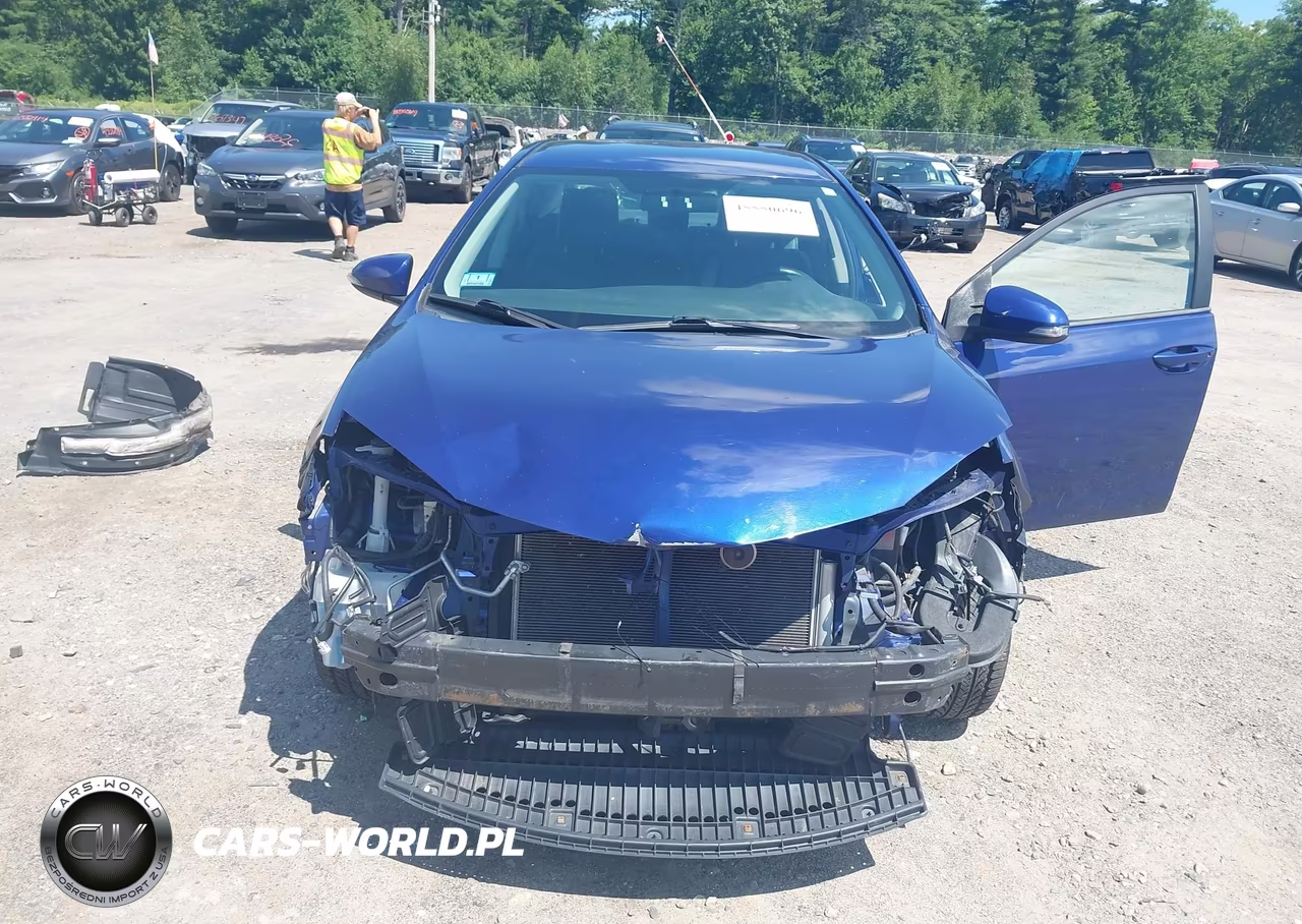 2015 Toyota Corolla S Plus VIN:2T1BURHE4FC443980 - 6