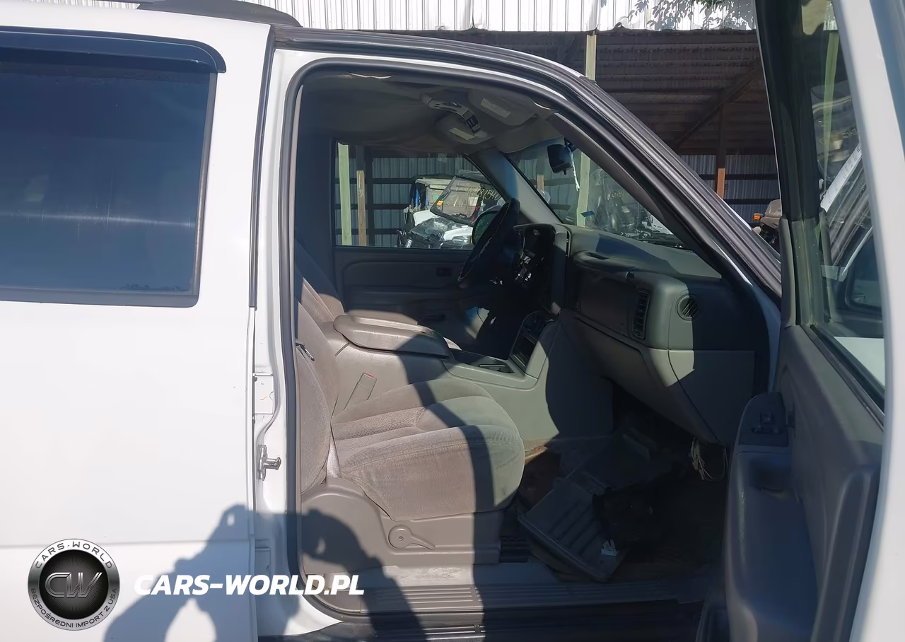 2004 Chevrolet Tahoe Ls VIN:1GNEK13Z74J281883 - 5