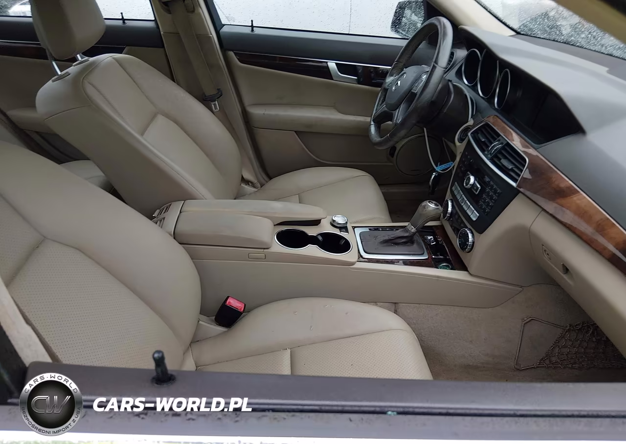 2014 Mercedes-Benz C 300 Luxury 4Matic VIN:WDDGF8AB9EG225520 - 5