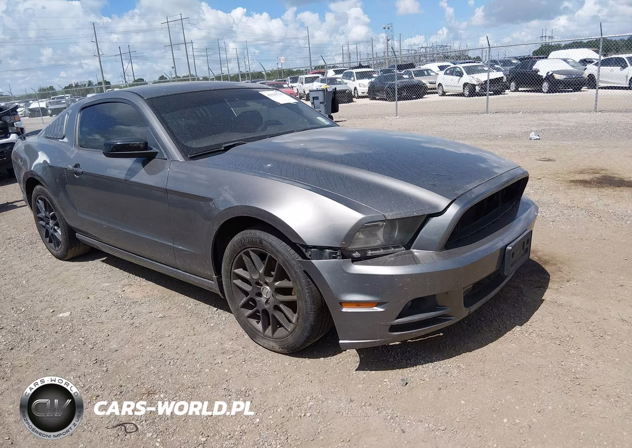 2014 Ford Mustang V6-V6 Premium