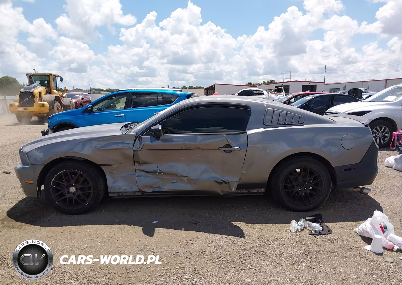 2014 Ford Mustang V6-V6 Premium VIN:1ZVBP8AM8E5288345 - 15