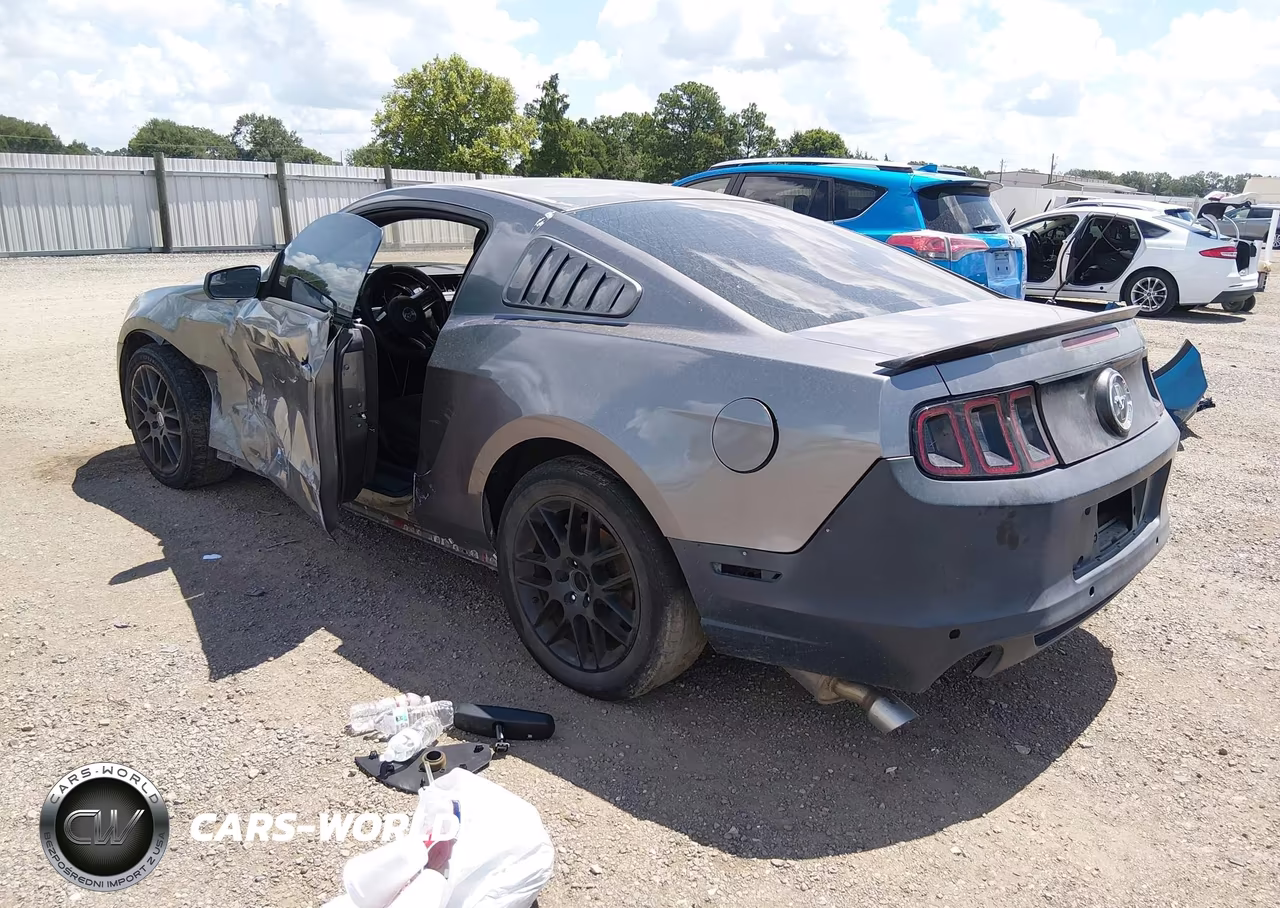 2014 Ford Mustang V6-V6 Premium VIN:1ZVBP8AM8E5288345 - 3