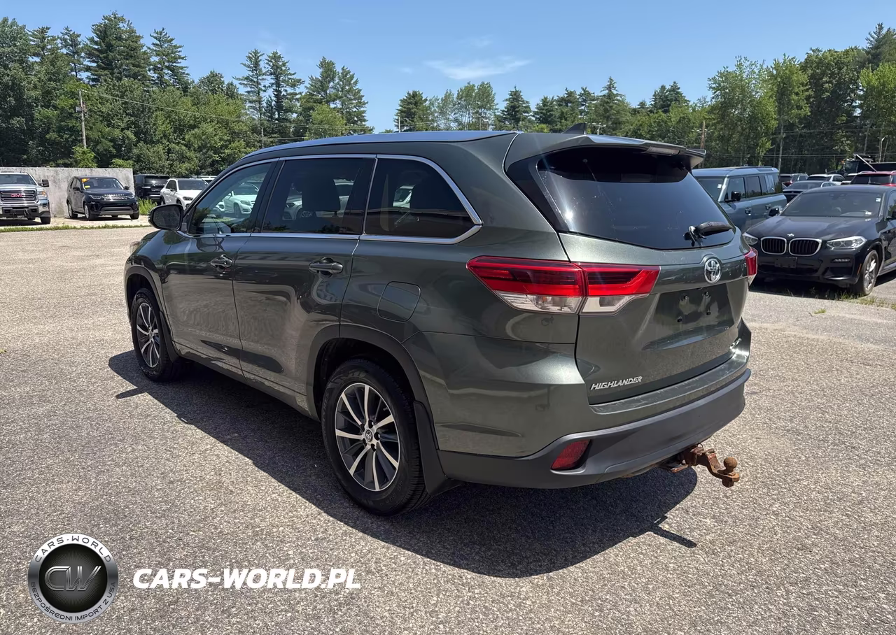 2017 Toyota Highlander Xle VIN:5TDJZRFH0HS457900 - 3
