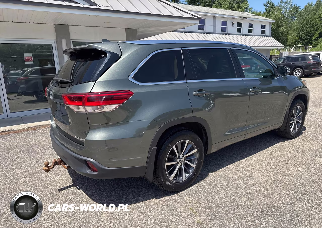 2017 Toyota Highlander Xle VIN:5TDJZRFH0HS457900 - 4