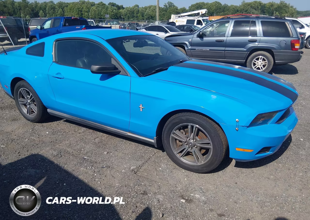 2011 Ford Mustang V6-V6 Premium