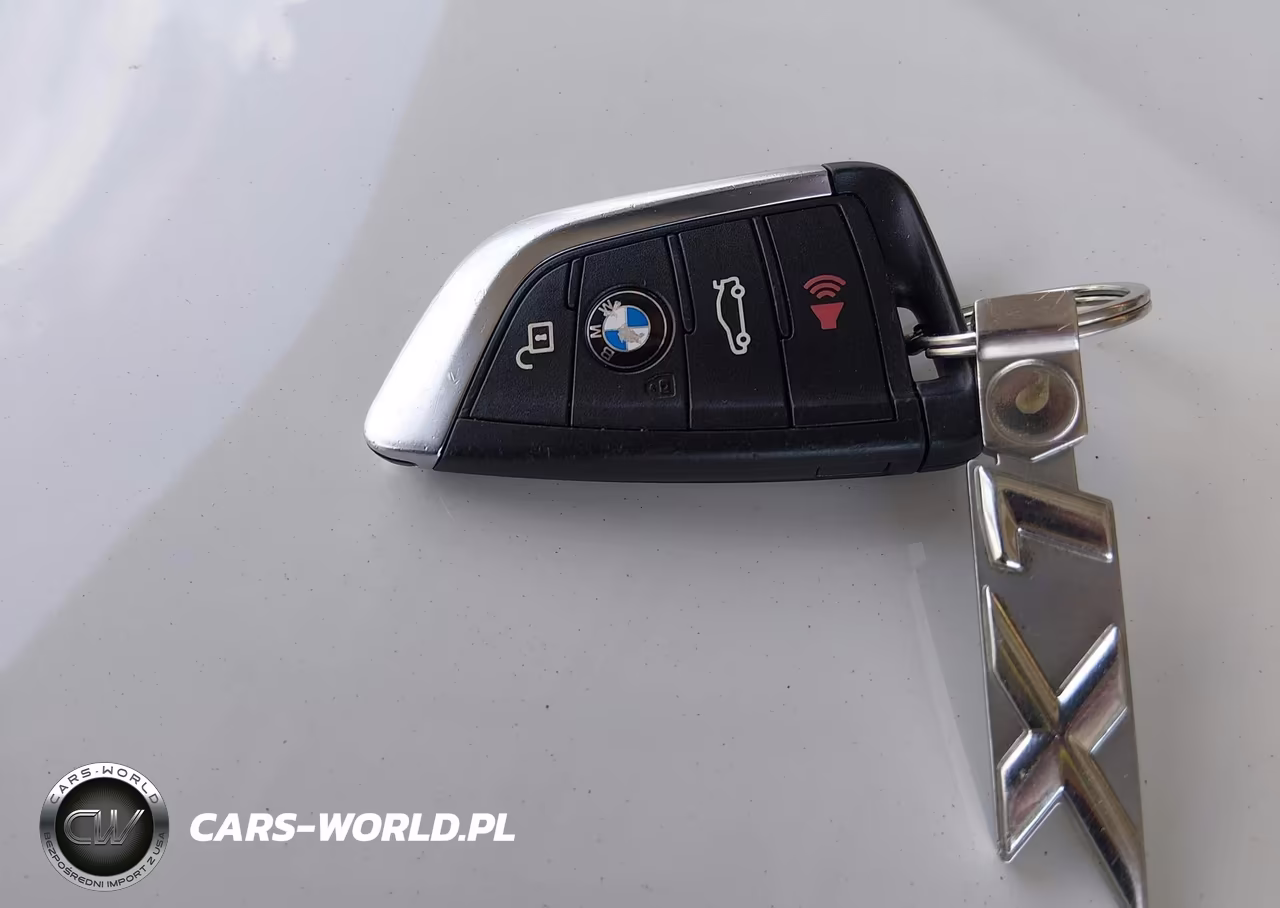 2018 BMW X1 Sdrive28I VIN:WBXHU7C3XJ3F04566 - 11