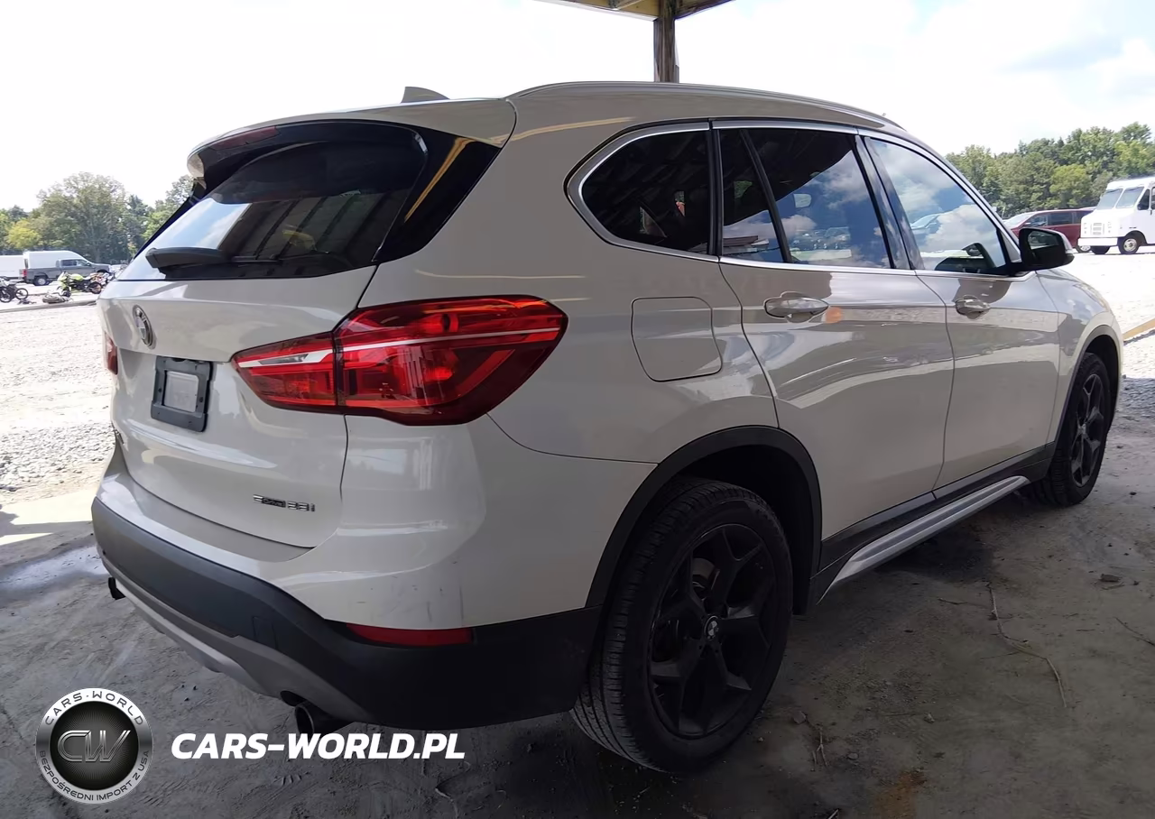 2018 BMW X1 Sdrive28I VIN:WBXHU7C3XJ3F04566 - 4