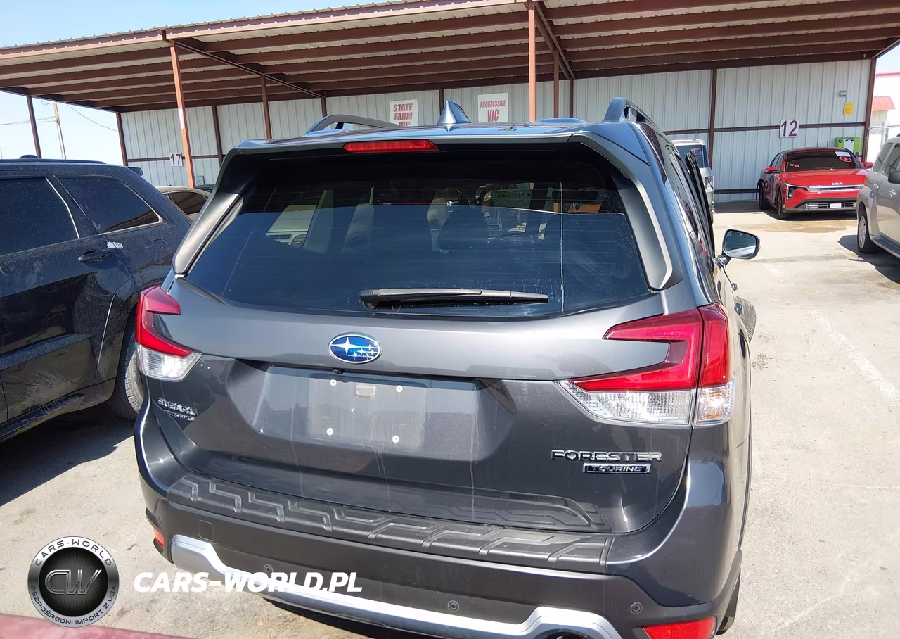 2021 Subaru Forester Touring VIN:JF2SKAXC1MH431755 - 17