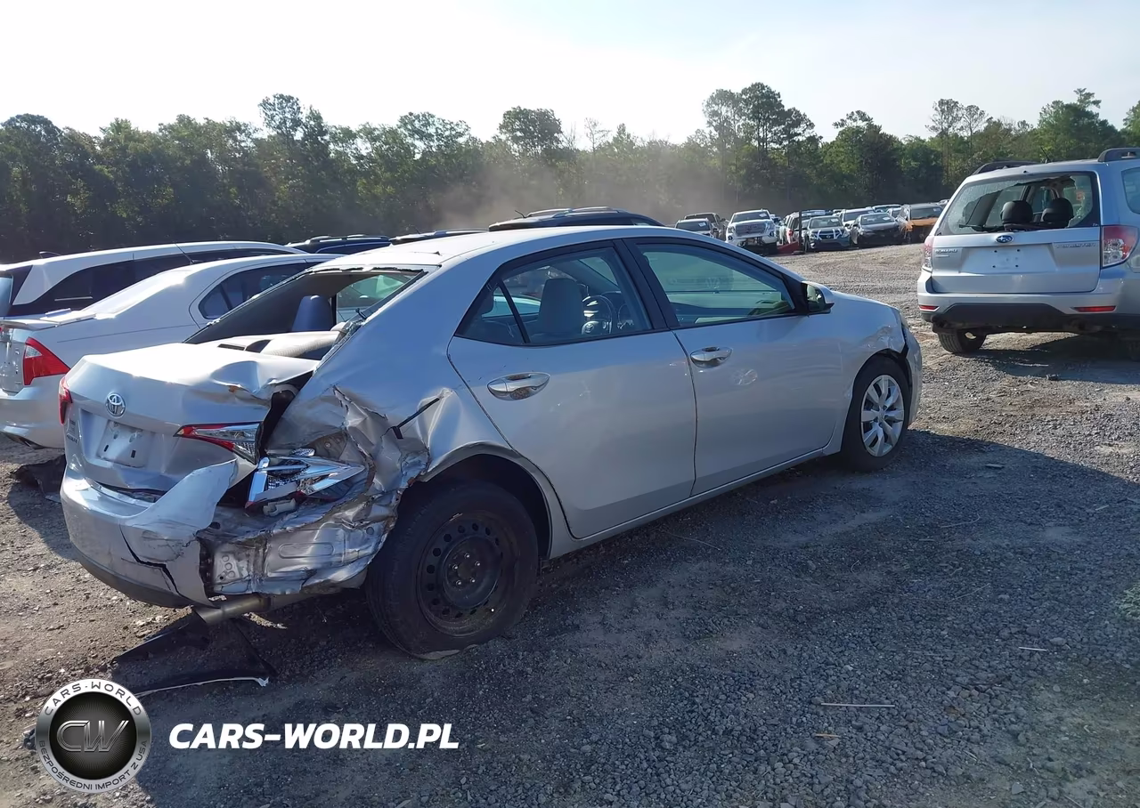2015 Toyota Corolla Le VIN:2T1BURHE9FC419125 - 4