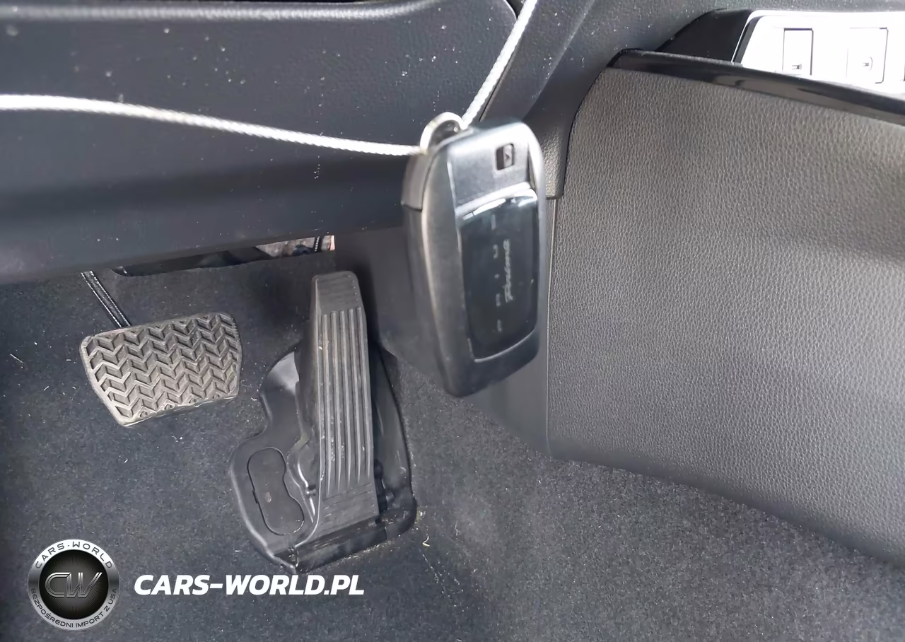2024 Toyota Prius Prime Xse VIN:JTDACACU1R3022875 - 11