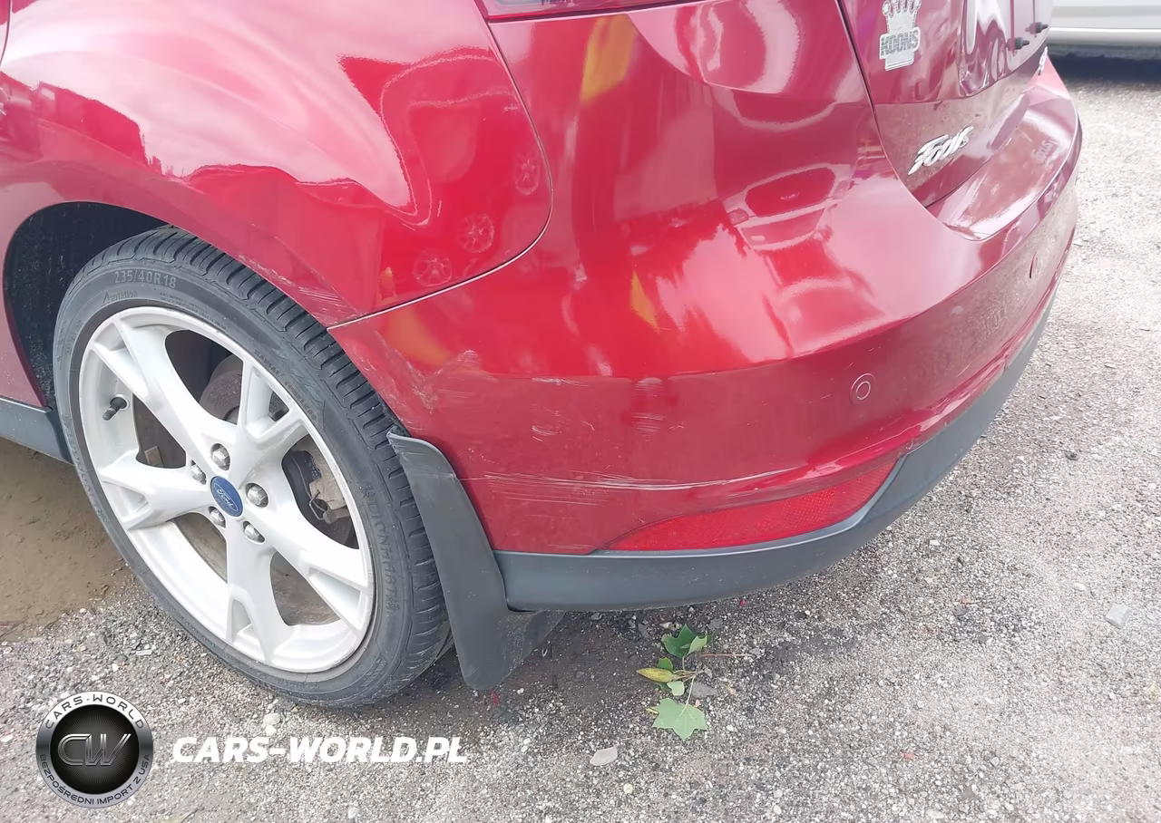 2015 Ford Focus Titanium VIN:1FADP3N20FL322207 - 13