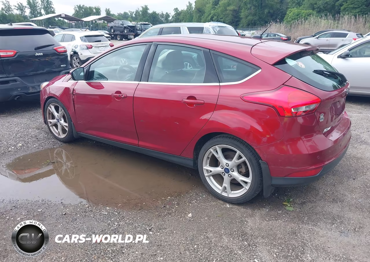 2015 Ford Focus Titanium VIN:1FADP3N20FL322207 - 3