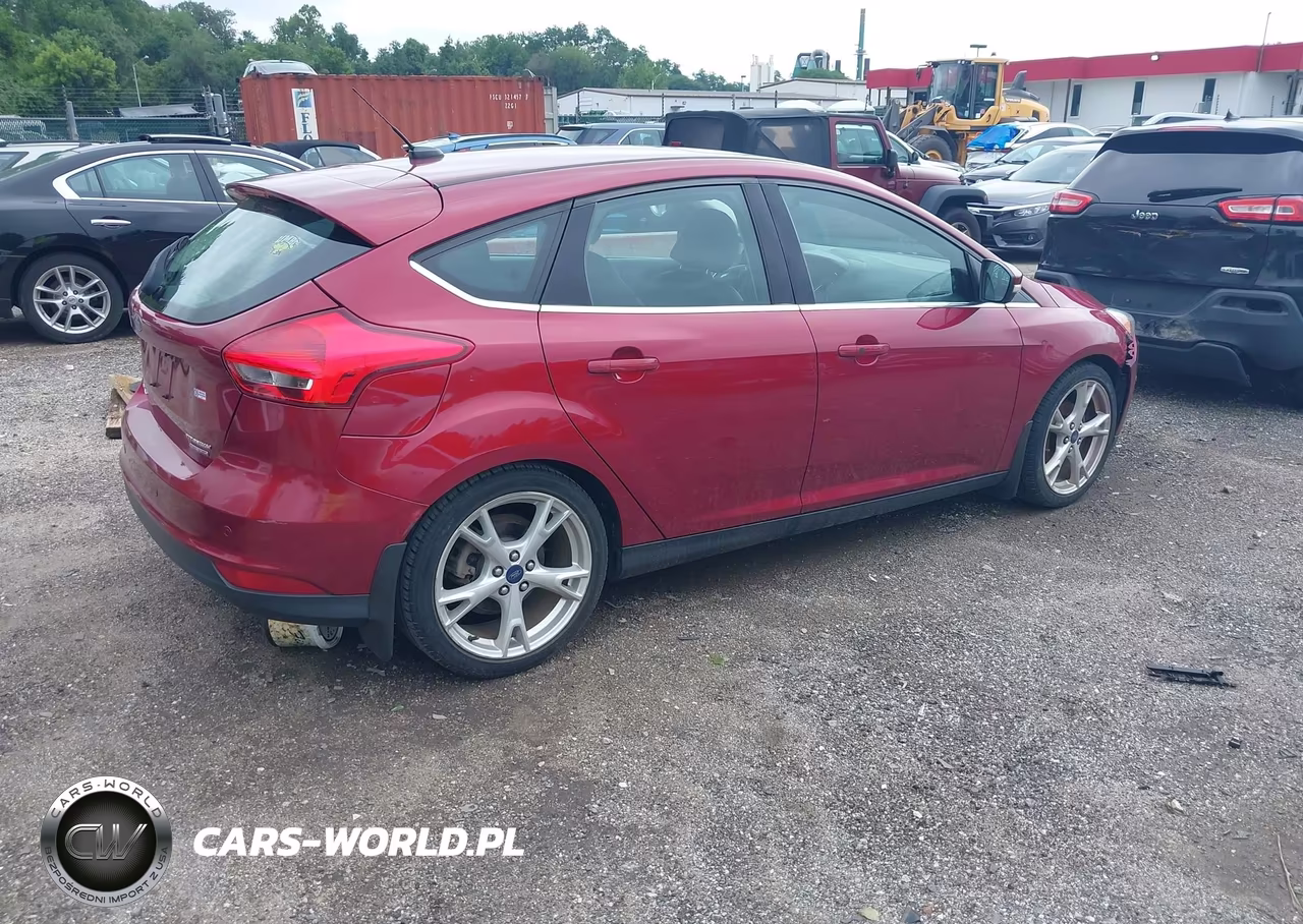2015 Ford Focus Titanium VIN:1FADP3N20FL322207 - 4