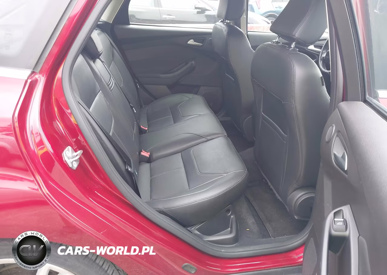 2015 Ford Focus Titanium VIN:1FADP3N20FL322207 - 8