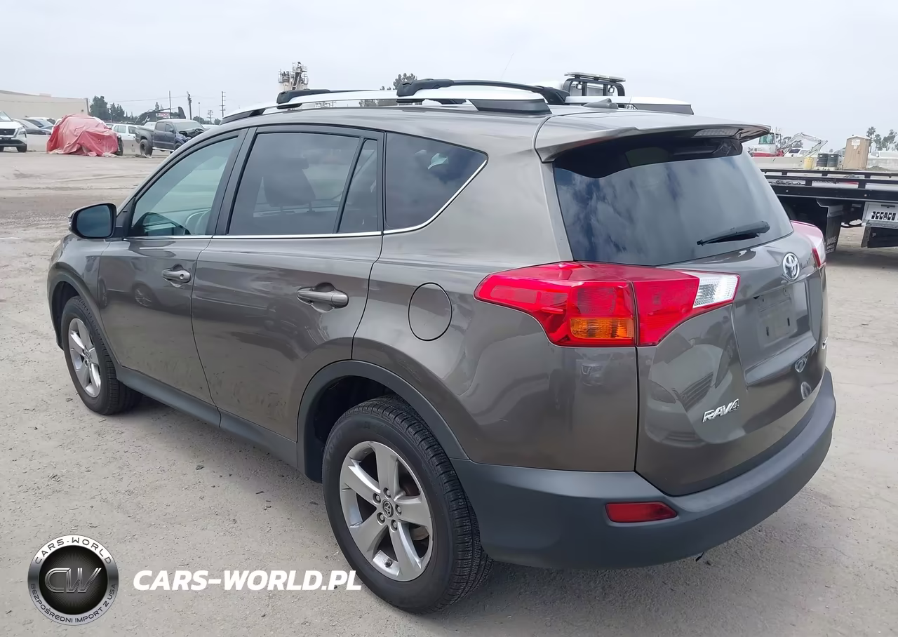 2015 Toyota Rav4 Xle VIN:2T3WFREV7FW186741 - 3