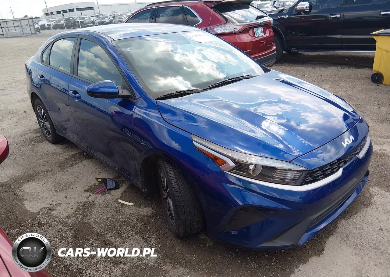 2024 Kia Forte Lxs – zdjęcie 1 z 16