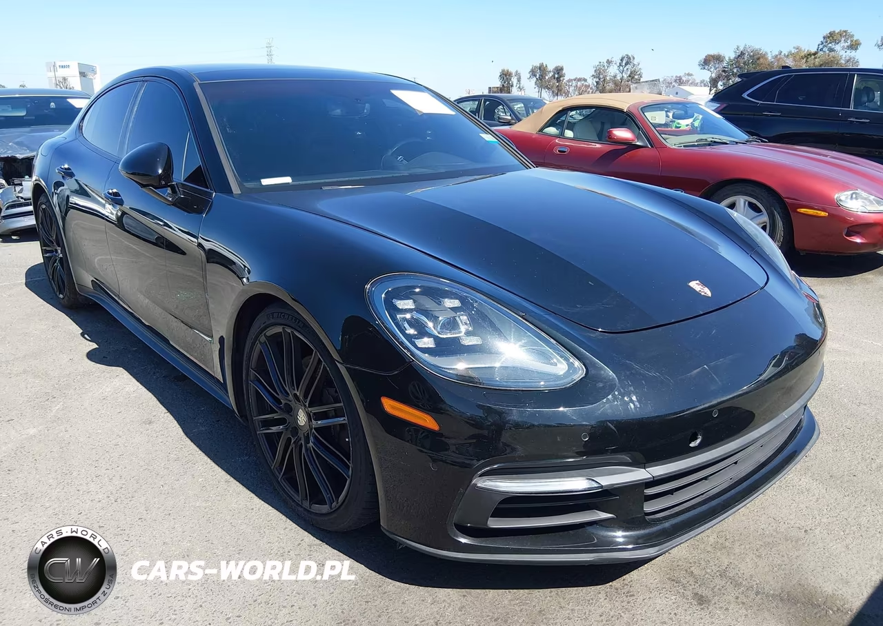 2018 Porsche Panamera 4