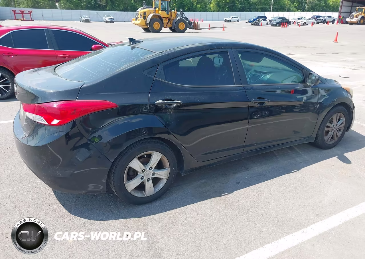 2012 Hyundai Elantra Gls VIN:5NPDH4AE6CH102308 - 4