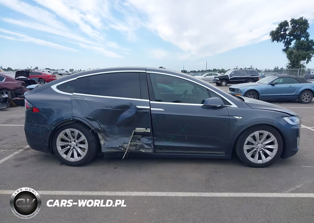 2016 Tesla Model X 60D-70D-75D-90D-P100D VIN:5YJXCBE27GF015392 - 14