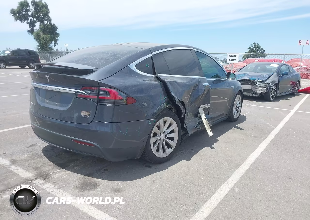 2016 Tesla Model X 60D-70D-75D-90D-P100D VIN:5YJXCBE27GF015392 - 4