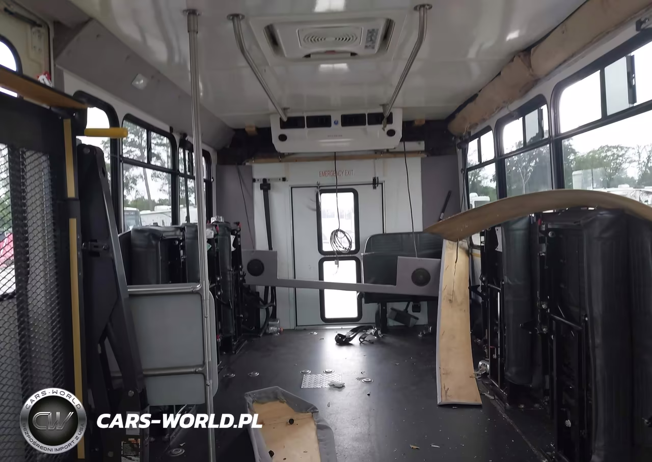 2019 Ford E-350 Cutaway VIN:1FDEE3FS9KDC00951 - 7