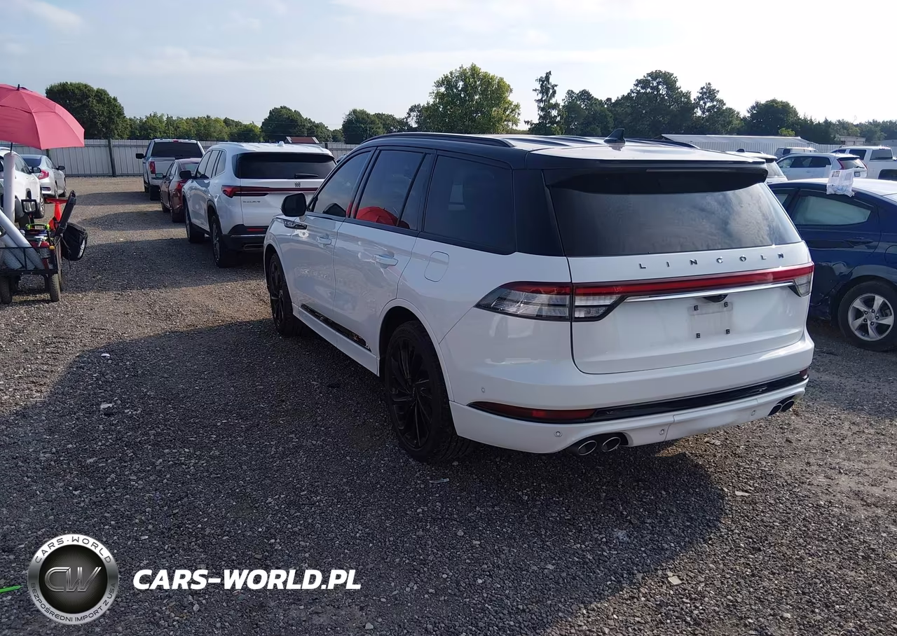 2024 Lincoln Aviator Black Label VIN:5LM5J9XCXRGL01928 - 3