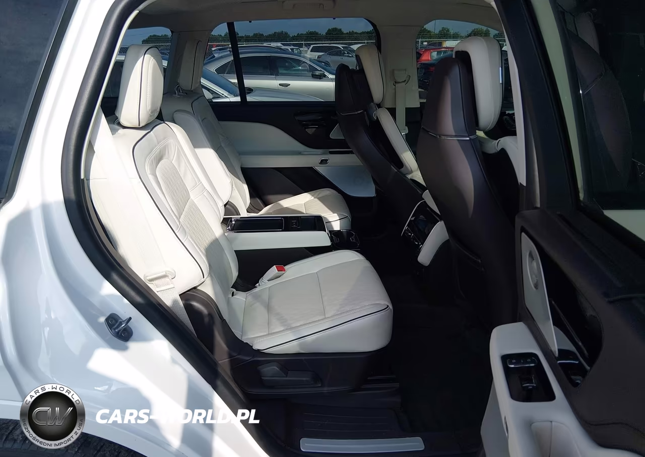 2024 Lincoln Aviator Black Label VIN:5LM5J9XCXRGL01928 - 7