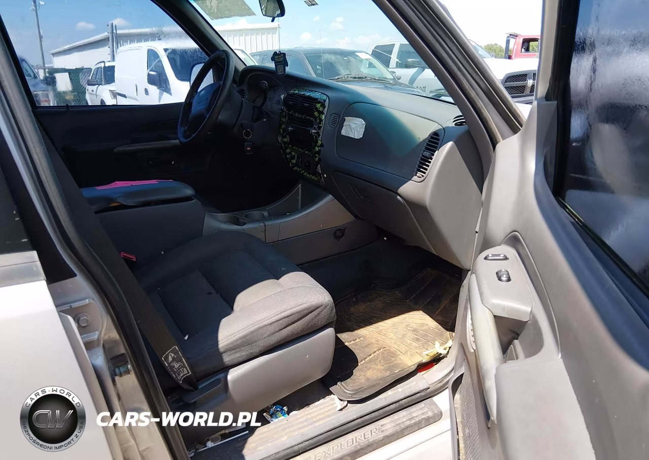 2002 Ford Explorer Sport Trac VIN:1FMZU67E92UB44931 - 5