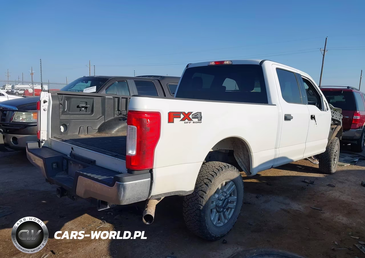 2018 Ford F-250 Xlt VIN:1FT7W2B68JEC19691 - 4