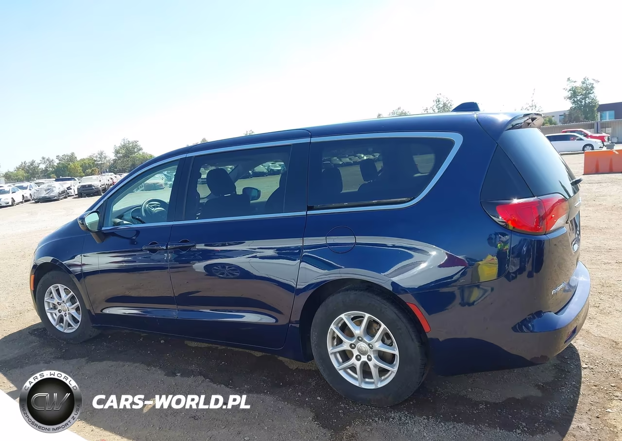 2017 Chrysler Pacifica Touring VIN:2C4RC1DG3HR756693 - 14