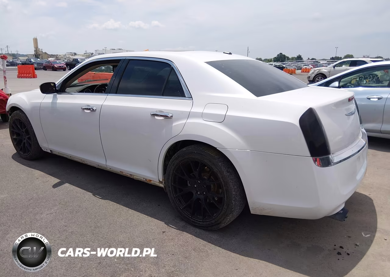 2011 Chrysler 300C VIN:2C3CA6CT8BH528326 - 3