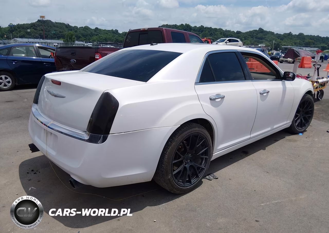 2011 Chrysler 300C VIN:2C3CA6CT8BH528326 - 4